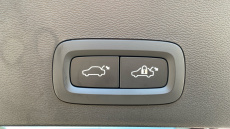 Volvo XC40 2.0 B3P Plus Dark 5dr Auto Petrol Estate